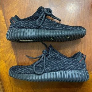 Yeezy 350 Boost size 6.5 “pirate black”